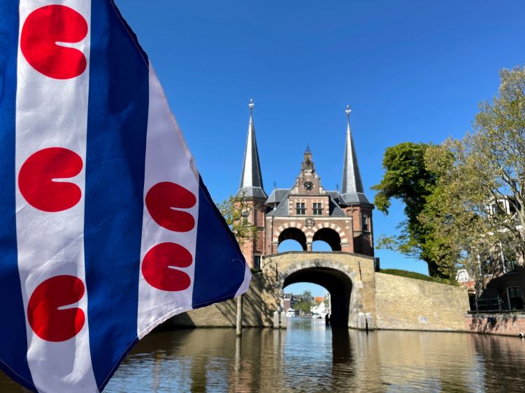 Sneek en Friese vlag