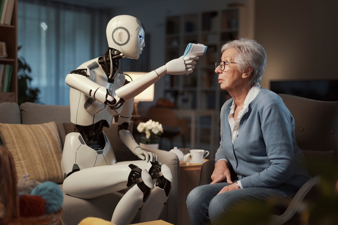 Robot neemt temperatuur op bij oudere dame thuis