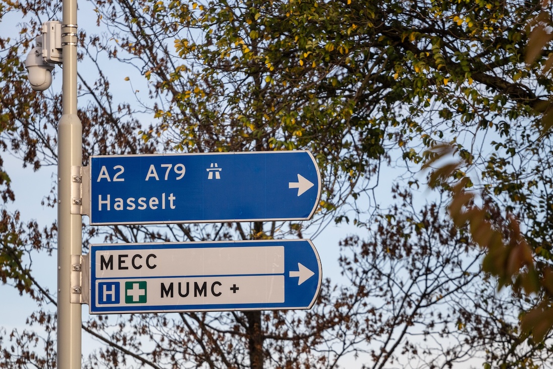 Wegwijzer naar Hasselt
