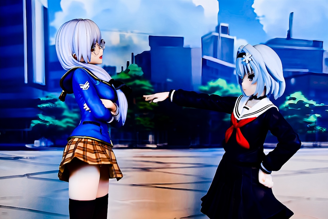 Japanse anime met 2 meisjes met op de achtergrond industrie