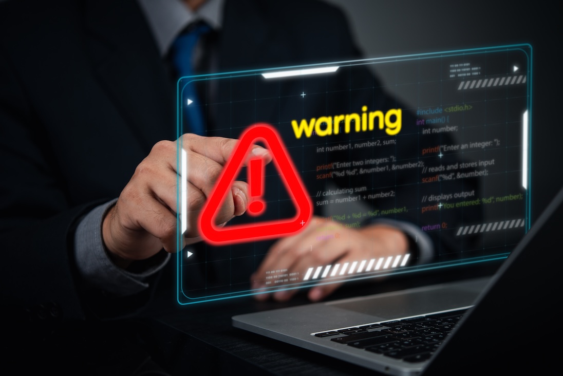 computerscherm met waarschuwingen voor gevaar